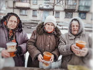 Three Ukrainian elderly ladies just got necessary food via one of the "Food for Life" charity initiatives.